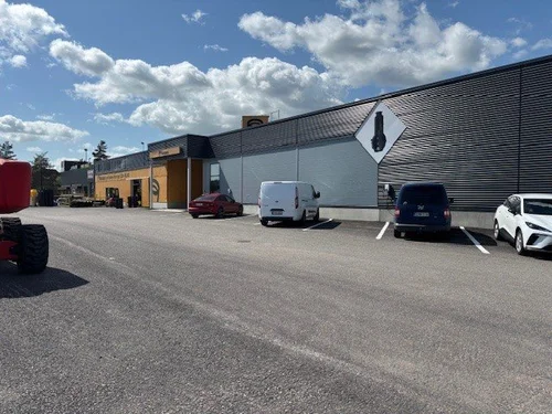 Myyty: Liikekiinteistö Vantaalla (3633m²)