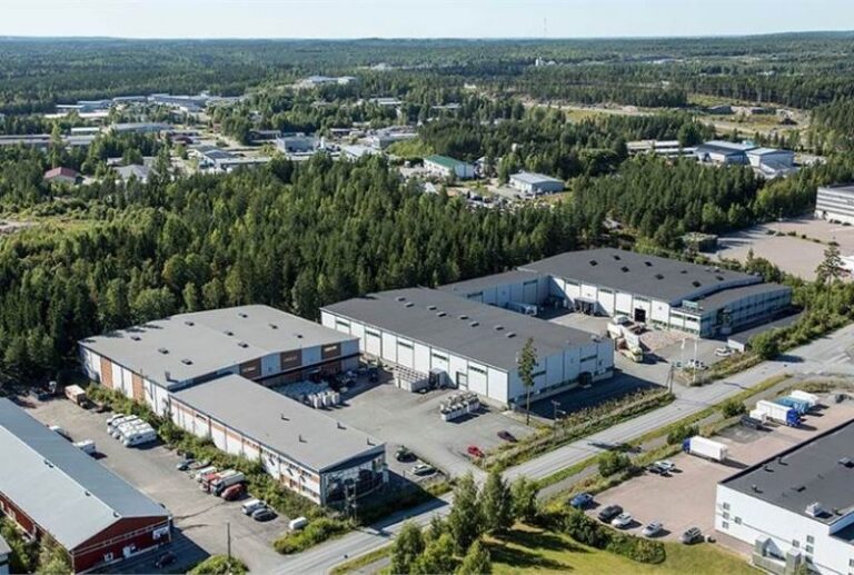 Vuokrattu: Tuotanto- ja toimistotilaa (4230m²) Nokialla